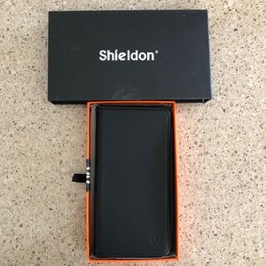 Wallet-style leather case for iPhone 7/8 Plus